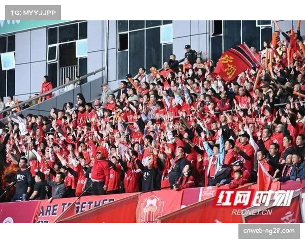 湘超决赛球迷热情高涨，草根足球氛围席卷湖南